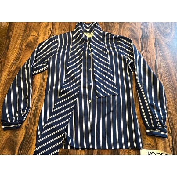 Koret Women’s Union Made Polyester Blouse Shirt Ascot Large Bow Neck Size 8 - Picture 1 of 14
